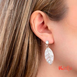 Handmade 950 Silver Earrings with Coca Leaf and White Mother-of-Pearl Inlays – Peruvian Artisan Jewelry with Semi-Precious Stones