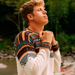 Men&#39;s Light Grey Alpaca Sweater - Luxurious Peruvian Knit with Authentic Inca Design - Warm, Cozy Winter Essential for Style & Comfort
