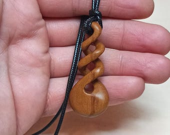 Wooden pendant, Celtic pattern, Celtic knot, wood jewellery, spiral, 00310