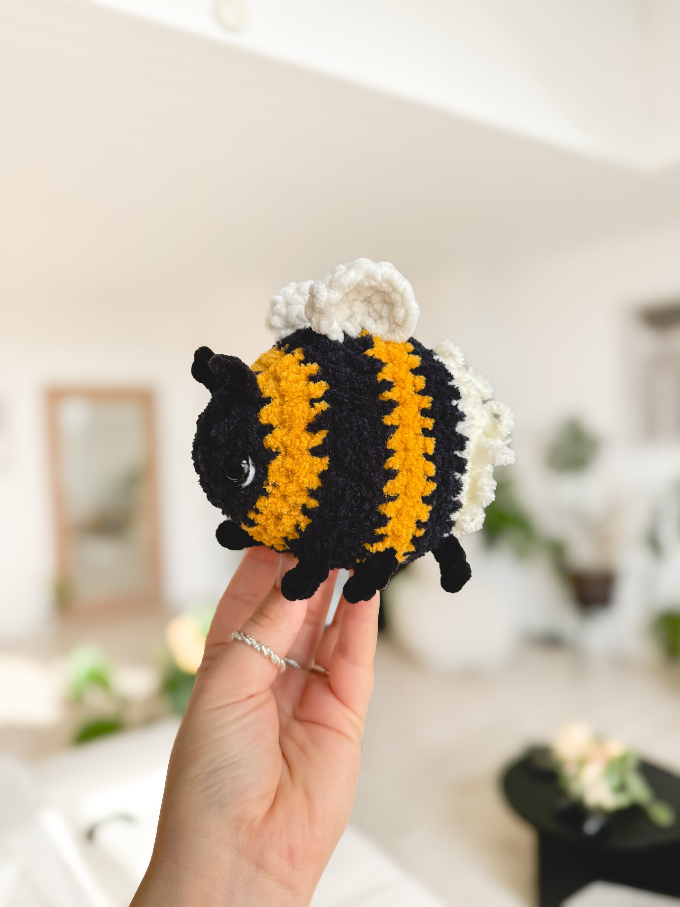 Fuzzy Butt Bumble Bee NO SEW | Crochet Patterns | Quick and Easy ...