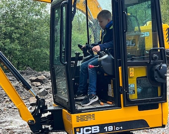 1 hour mini excavator children from 8 years or 100 cm tall in NRW | excavating for children with an excavator certificate under instructions. Voucher by email