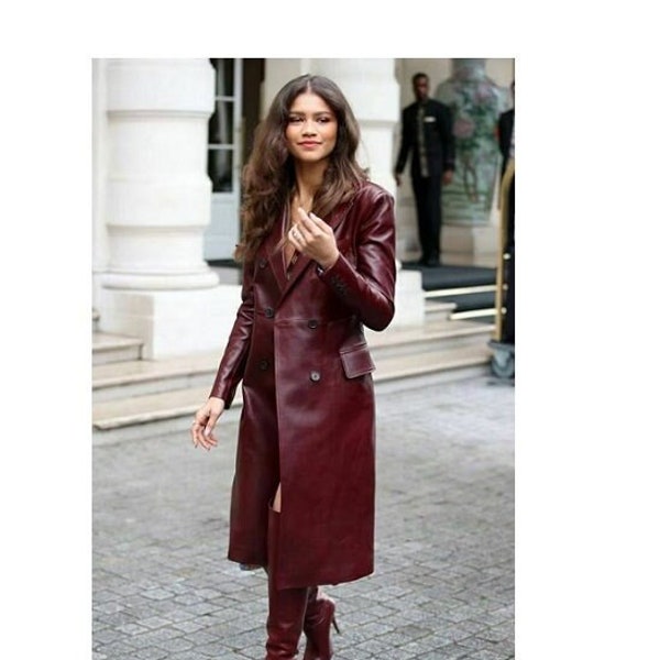 Trench-coat en cuir bordeaux pour femme | Manteau de célébrité unique pour femmes | Trench-coat western en cuir pour femmes | Manteau décontracté en cuir