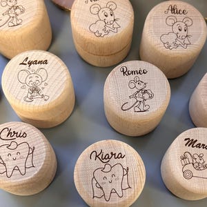 Wooden milk teeth box personalized child's first name - little mouse tooth loss gift - girl and boy - wood engraving - 6 mouse pattern
