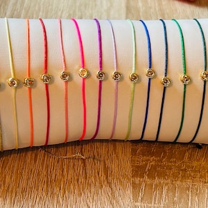 Pulsera de alambre fino cordón solitario encanto de pedrería - diamante de circonio - ajustable - nudo corredizo cuadrado - plata 925 chapada en oro - regalo de mujer