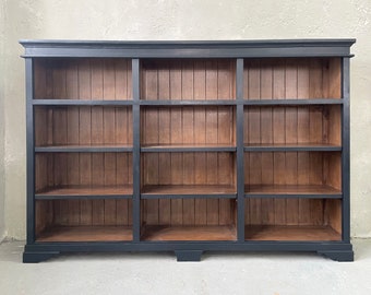 Gran librería de madera