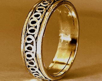 Handcrafted Sterling Silver Filigree Ring: Wide Band Labyrinth Design