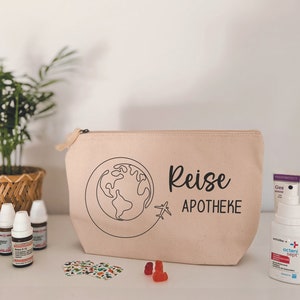 First aid kit / first aid kit / medicines / cosmetic bag / travel accessories