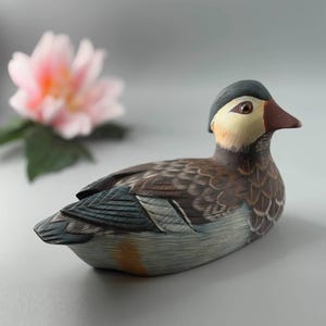 Wooden Carved Duck Ornament, Vintage Decor, Hand Painted Duck, Bird Figurine, Rustic Home Accent, Collectible Gift, Vintage Duck