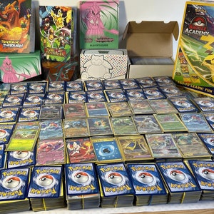 LOT DE CARTES POKEMON / Cartes ultra rares / Pas de fausses cartes / Meilleur cadeau de Noël pour les fans de Pokémon / Cartes holographiques brillantes dans chaque paquet /