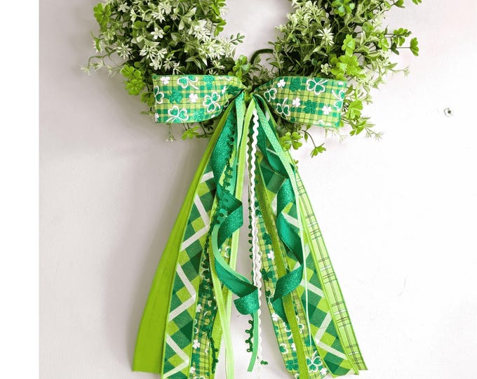 St. Patrick's Day Ribbon Bundle Bow - Green and White Shamrock