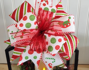 8x8 Lantern Bow Wreath Bow - Elves and Mid-Century Modern Bright Fun Colors Vintage-Inspired Whimsical Retro fun