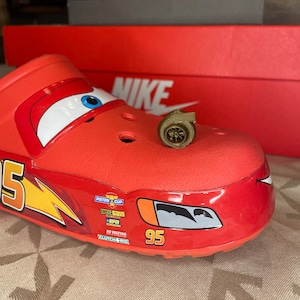  Cars 3 Lightning Mcqueen - Disfraz clásico para niño, rojo,  talla S (2T) : Ropa, Zapatos y Joyería