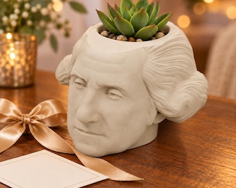 George Washington Head Planter, First President Plant Pot, Mount Vernon History Gift, About 5 Inches by JCSFY