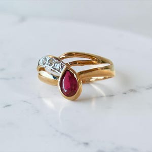 Vintage sowjetischer 583er „Roségold“-Ring mit rotem Korund und Zirkonia, 3 g, Größe US 8