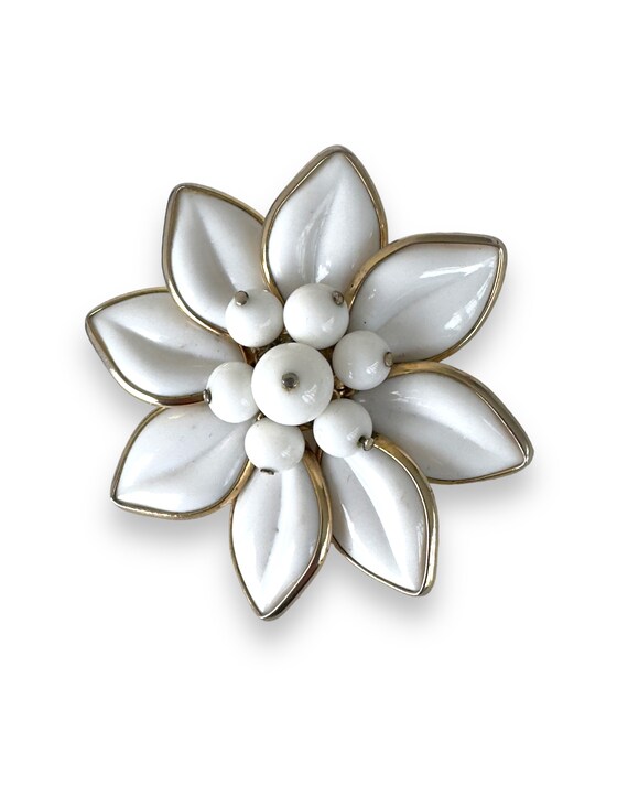 Coro Vintage White Flower Brooch Milk Glass Flora… - image 10