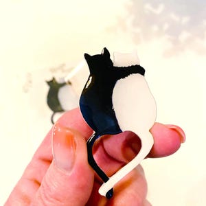 Cat Resin Hand Painted ART MAGNET Personalized Fridge Magnet Handcrafted Gift Fridge Magnet Animal Lover Fridge Magnet Home Decor Resin Art