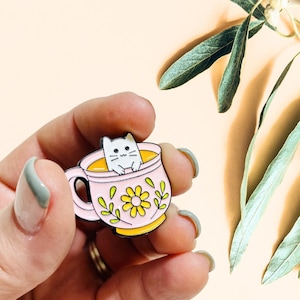 Cute Pin,Kawaii Cat Lover Enamel Pin, Lapel,Collar Pin, Gift Accessory, Cute Teacup Enamel Pin, Pin Collector Animal Lover Bag Charm Gift