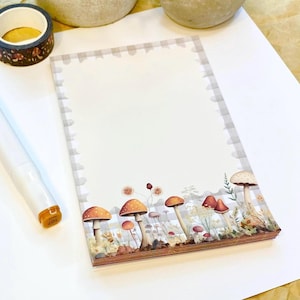 Blocco note a tema funghi: Blocco note botanico Cozy Cottage Core (10x20 cm, 50 fogli)