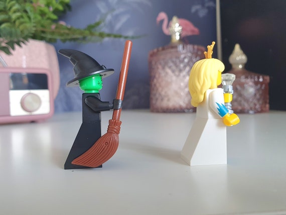 Wicked LEGO Minifigure Gift Set: Glinda and Elphaba - Etsy