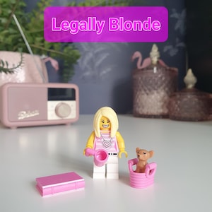 Conjunto musical personalizado de Legalmente Rubia® para el teatro Broadway West End. Llavero de la película Legalmente Rubia para amantes del teatro y la música. Regalos para ella.