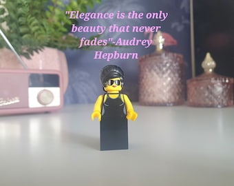 Llavero con minifigura LEGO® de Audrey Hepburn: regalo de Desayuno con diamantes