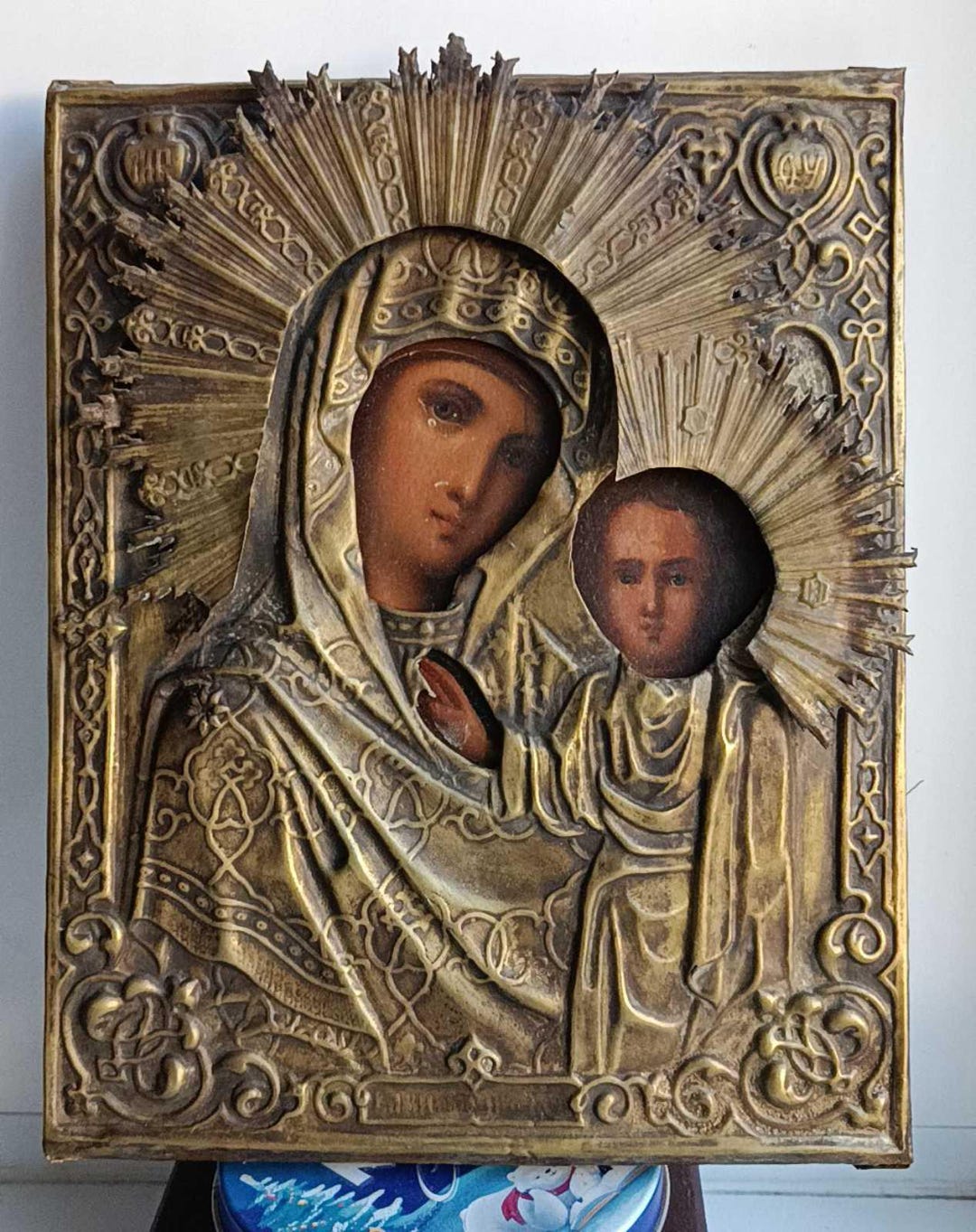 神の母アンティークロシア正教会手描きイコン、19 世紀。真鍮のオー