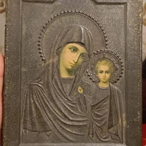Mutter Gottes Antike russische kyrillische Ikone 19c Metall. Pflanze Zhako / russische Ikone 19 c.