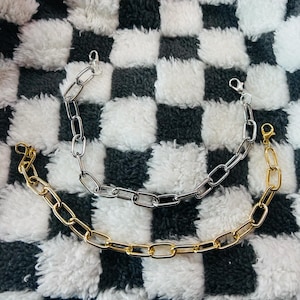 Zilveren en gouden kettingschakels- Paperclipkettingen- Hoedenkettingen- Truckerhoeden- Hoedenaccessoires