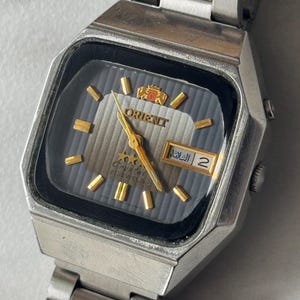 Vintage / Orient Crystal Automatic DAY/DATE 21 Jewels / MENS Wrist Watch