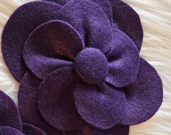 Ramillete de violeta africana con parte trasera magnética (botón forrado)