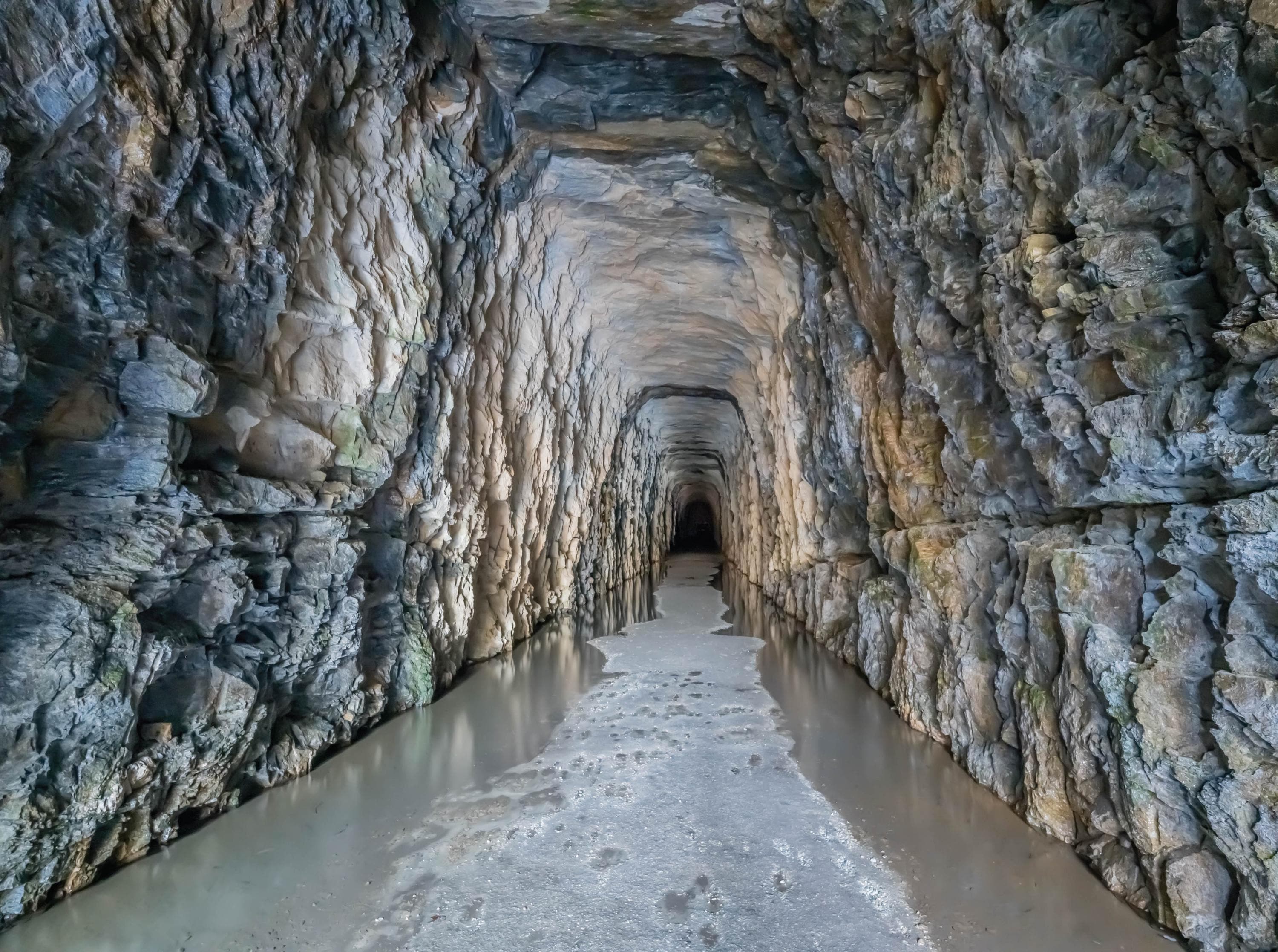 The Tunnel - 1000 Piece Jigsaw Puzzle - MI Puzzles by Phil Stagg ...
