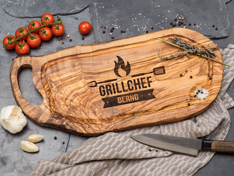 Grill Brett Schneidebrett Personalisiert Olivenholz Grillbrett Gravur Grillen Geschenke Für Männer Geschenk Bild 1