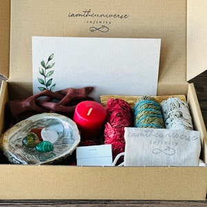 Spiritual Cleansing smudge Kit gift box, sage, cedar, palo Santo, Abalone shell, crystals & candle for aura cleansing