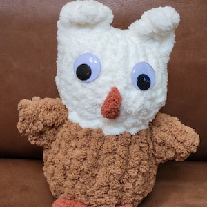 Owl, stuffie, plushie, handmade gift, homemade gift, finger knit, hand knit, chunky knit, Amigurumi, stuffed animal