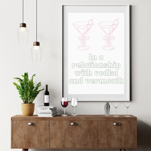 PINK Vodka Martini Happy Hour Bar Cart Wall Art, Bar Cart Printable, Retro Cocktail Art, Party Drink Sign, Download digital instantâneo