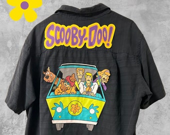 Scooby Doo Upcycled Button Down Shirt / Ropa reciclada XL para hombre