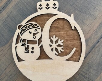 Adorno familiar de muñeco de nieve / Adorno personalizado de carpintería