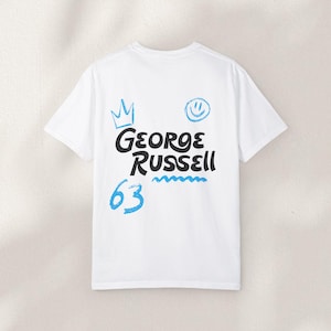 Komfortfarben GEORGE RUSSELL 63 Unisex Premium T-Shirt | Mercedes, Formel 1 T-shirt, Geschenk für Sie, für Ihn
