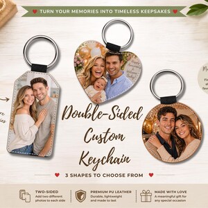 Pode incluir: Três porta-chaves personalizados com fotografias, incluindo designs retangular, em forma de coração e circular. Cada porta-chaves tem um anel de metal prateado e exibe um retrato diferente de casal ou família. O texto diz Double-Sided Custom Keychain.