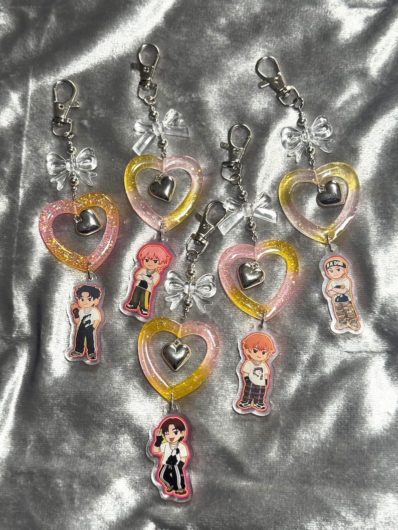 P1HARMONY Resin Heart Keychains - Etsy