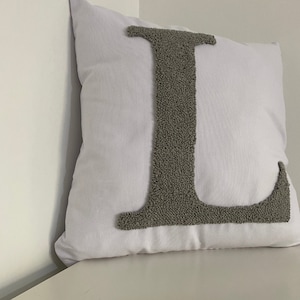 Almohada con letras bordadas, almohada personalizada con aguja perforada, idea de regalo para recién nacidos, funda de almohada con letras personalizadas, decoración de habitación de bebé, regalo de guardería