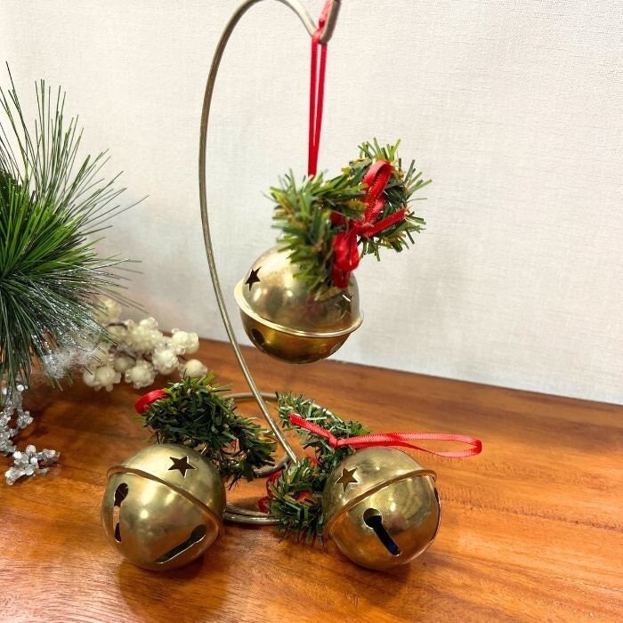 Visland Small Bells Jingle Bells Vintage Bells for Hanging Christmas Wind  Chimes Making Dog Training Doorbell Wedding Decor, 50PCS 