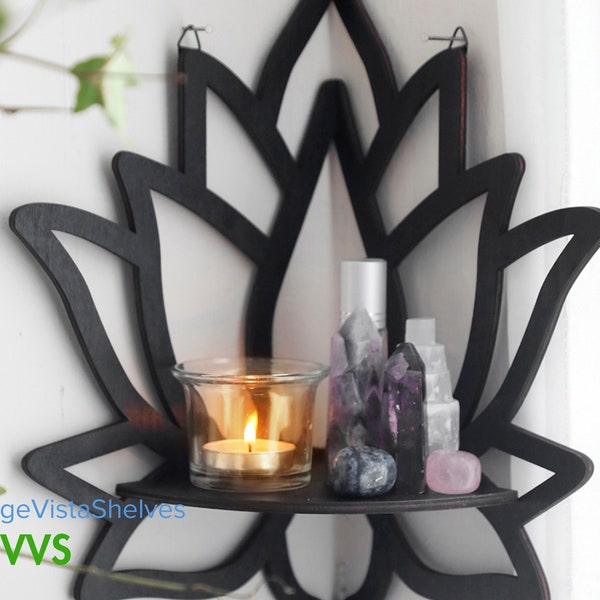 Harmonie mystique : étagère murale d'angle en cristal de lotus - étagères murales en bois noir pour la présentation d'huiles essentielles et une ambiance spirituelle esthétique