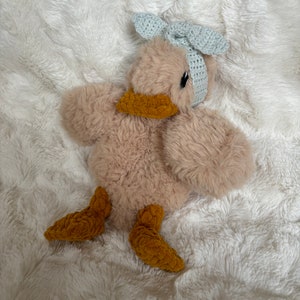 Peluche canard crochetée à la main image 4