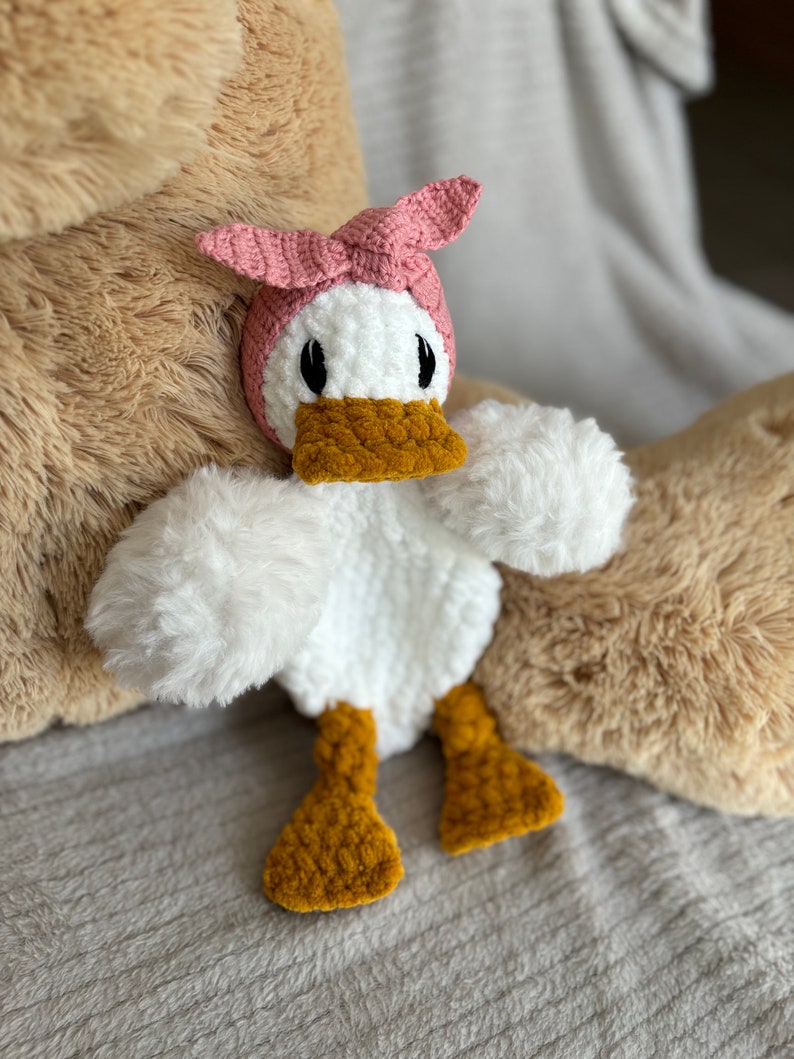 Della the duck, peluche crochetée à la main image 1