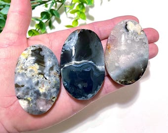 Black Flower Agate Palmstones