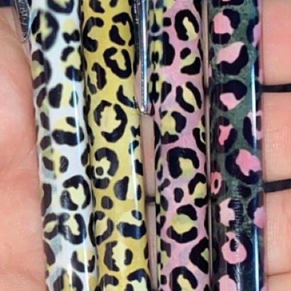 Set of 4 leopard print ballpoint pens