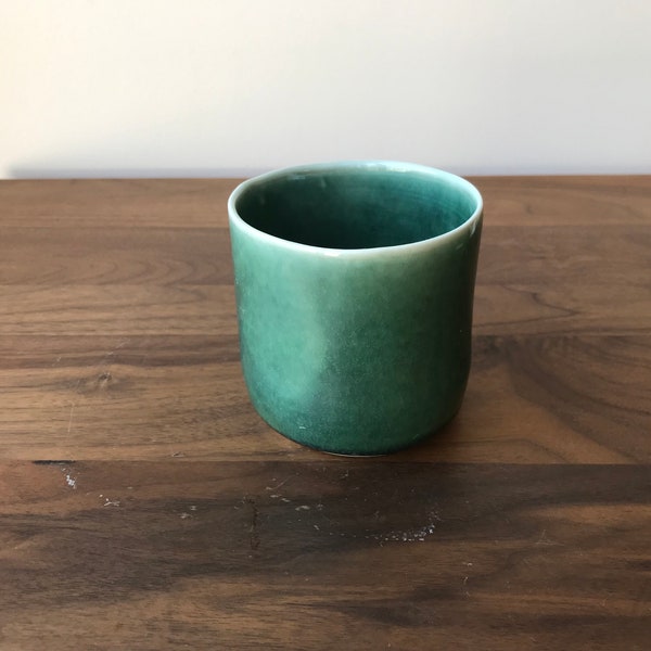Tasse en céramique faite main sans poignée | tasse à thé vert artisanale | Cadeau fait main | Poterie | Cadeau simple| Coupe en poterie