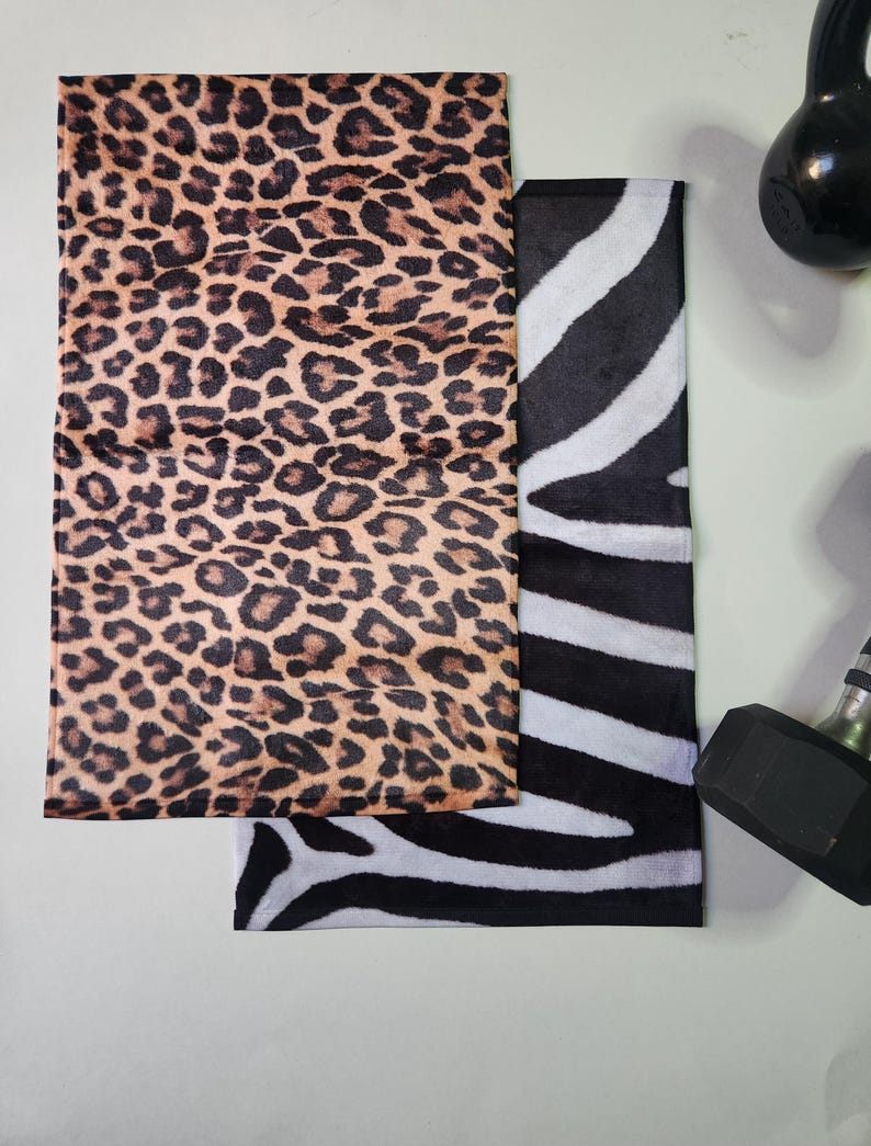 Toalla de yoga personalizada para clase de ejercicio, toalla de pilates, toalla de entrenamiento personalizada, toalla para cara sudorosa, toalla con nombre, toalla de gimnasio, clase de spinning imagen 11