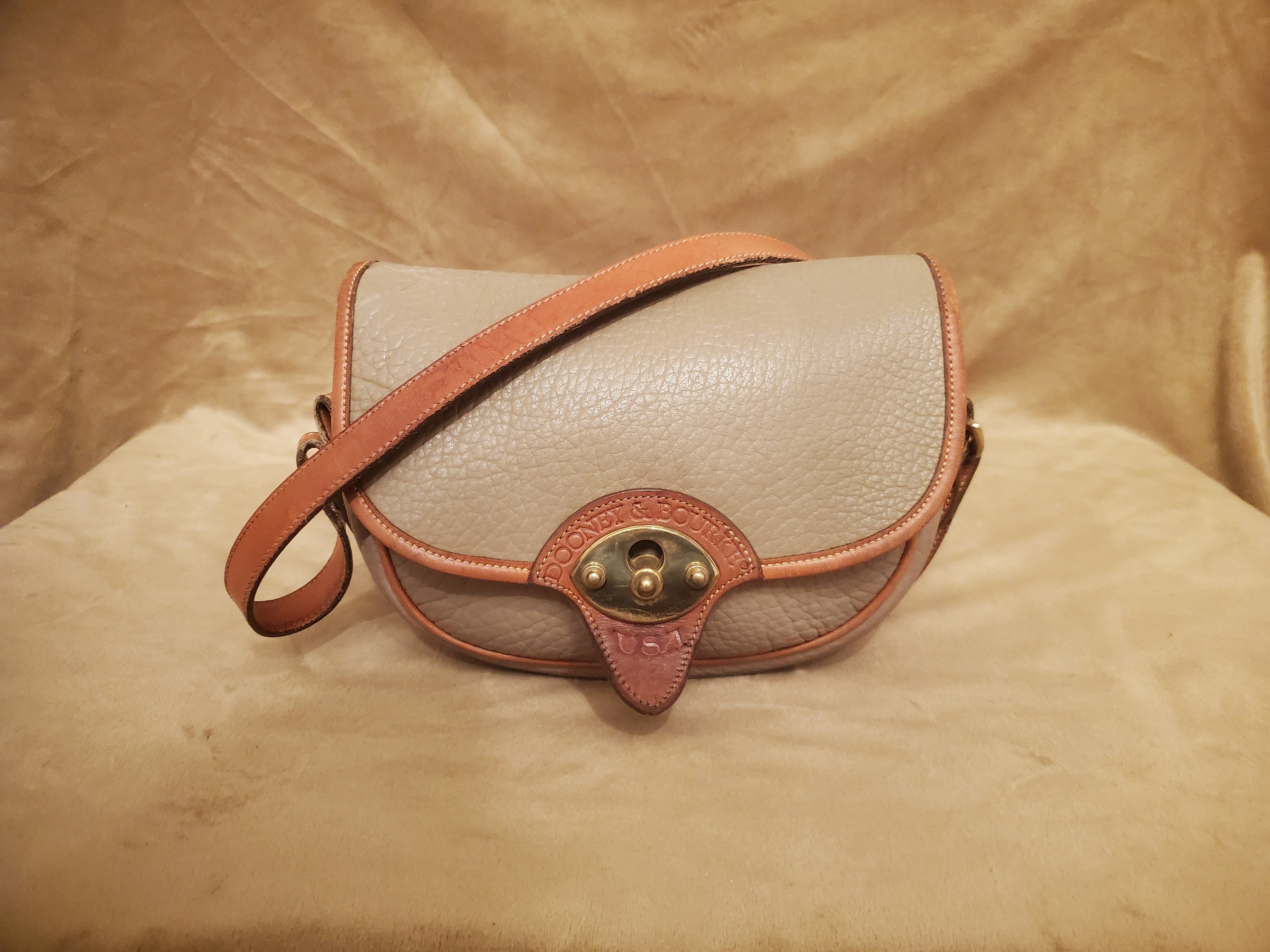 Dooney and bourke sling bag cheap